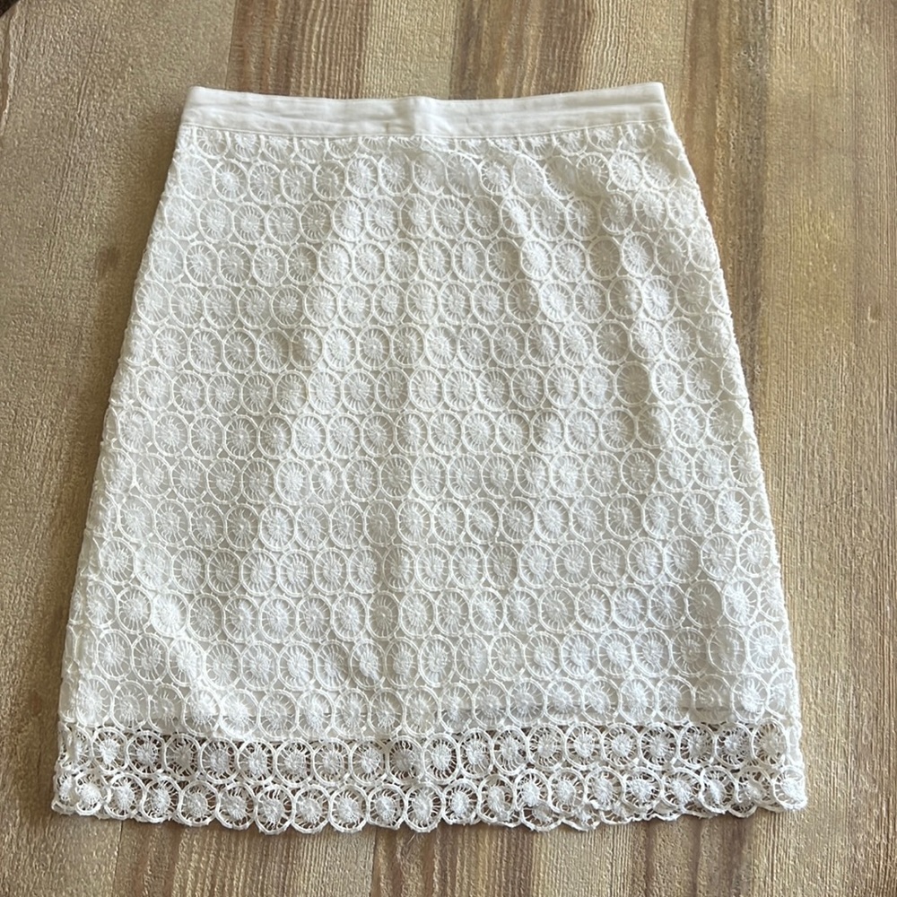 LOFT white lace style pencil skirt size 0